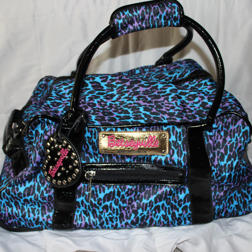 Betsey Johnson Betseyville Rolling Weekender